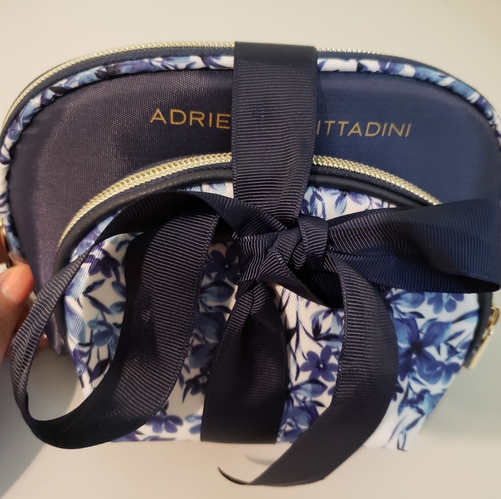 Floral blue makeup pouch set